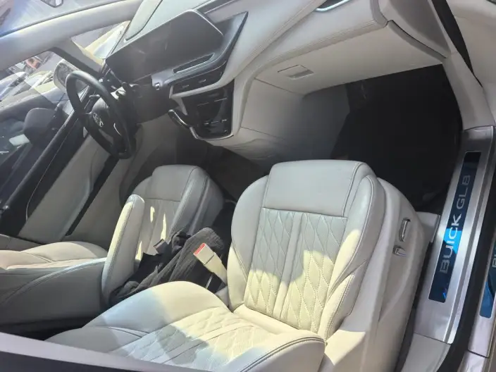 Buick GL8 2023 Model ES Luzun 2.0T Comfort Model – фото 8