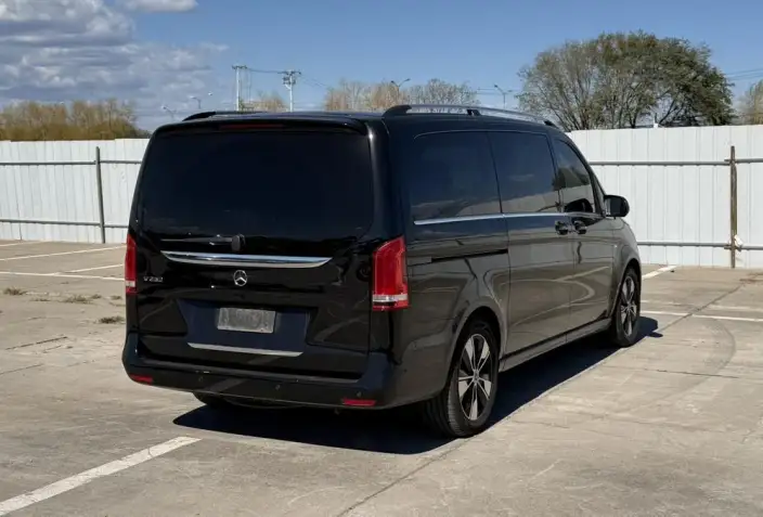 Mercedes-Benz V-Class 2022 Model V 260 Premium Edition – фото 5