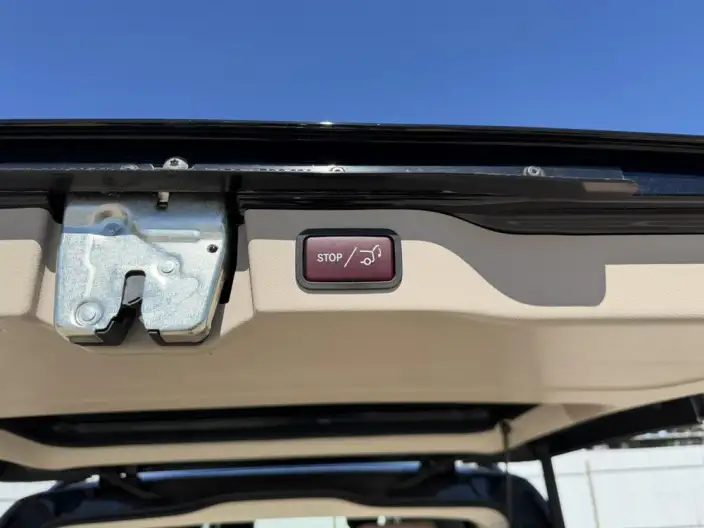 Mercedes-Benz V-Class 2022 Model V 260 Premium Edition – фото 9