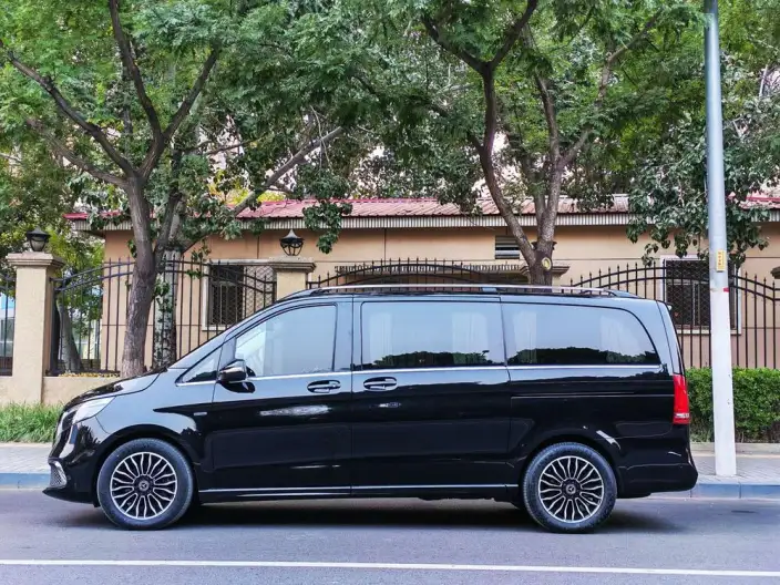 Mercedes-Benz V-Class 2022 Model V 260 Premium Edition – фото 3