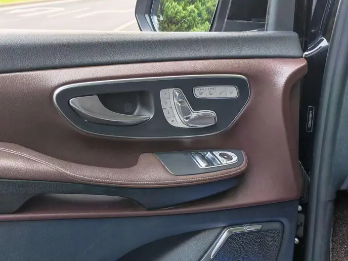 Mercedes-Benz V-Class 2022 Model V 260 Premium Edition – фото 10