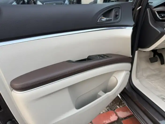 Buick GL8 2023 Model Business class 2.0T Comfort Model