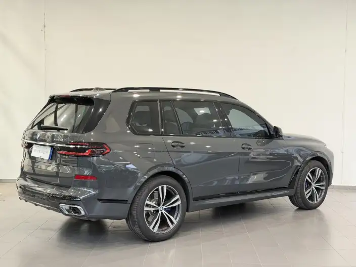 BMW X7 2024 Model xDrive40i Exclusive Model M Sports Set 7 seat – фото 5