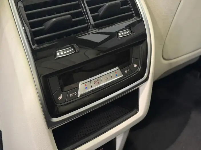 BMW X7 2024 Model xDrive40i Exclusive Model M Sports Set 7 seat – фото 7