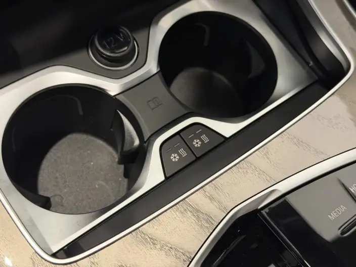 BMW X7 2024 Model xDrive40i Exclusive Model M Sports Set 7 seat – фото 9