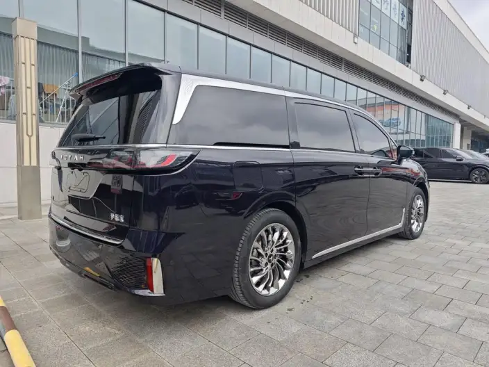 VOYAH Dreamer PHEV 2024 Model Ultra-long Endurance Superior Edition – фото 7
