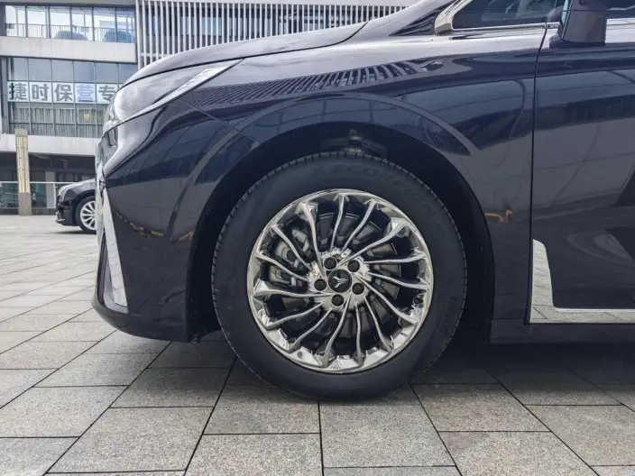 VOYAH Dreamer PHEV 2024 Model Ultra-long Endurance Superior Edition – фото 10