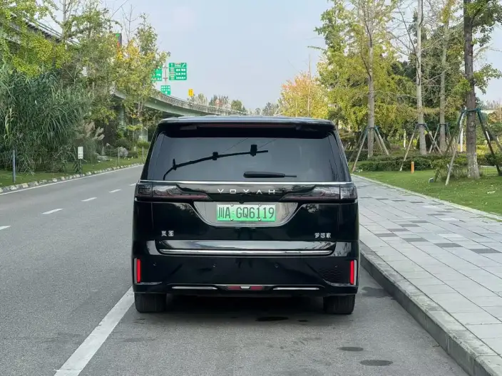 VOYAH Dreamer PHEV 2024 Model Ultra-long Endurance Superior Edition – фото 5