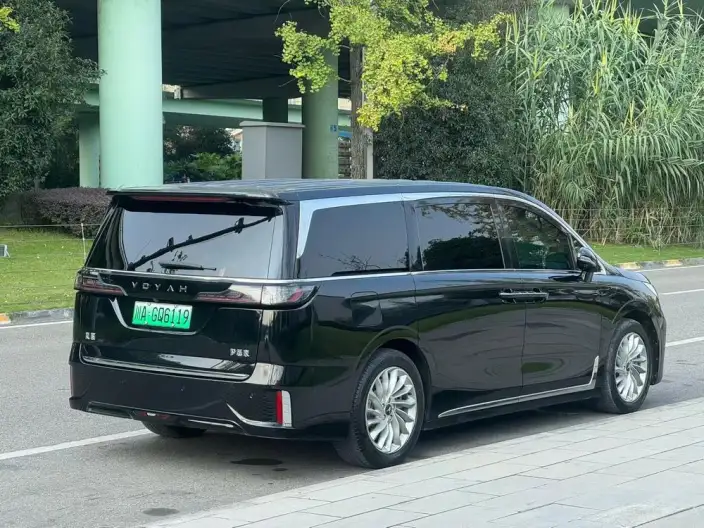 VOYAH Dreamer PHEV 2024 Model Ultra-long Endurance Superior Edition – фото 6