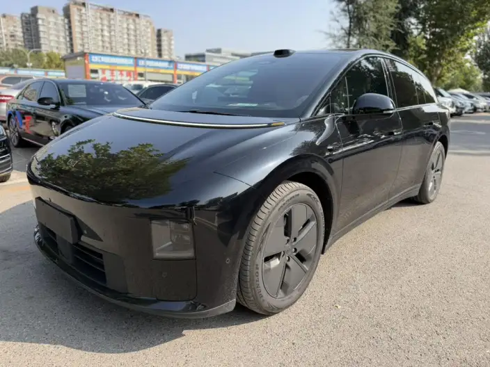 Li Auto i6 2025 Model 2WD Standard Edition