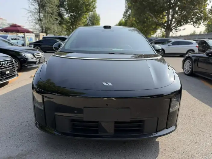 Li Auto i6 2025 Model 2WD Standard Edition