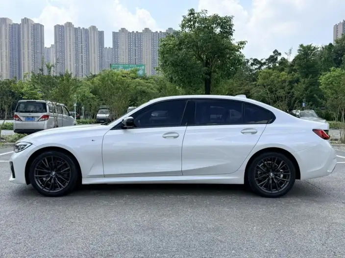 BMW 3 Series 2022 Model 325Li M Sports Night Set – фото 4