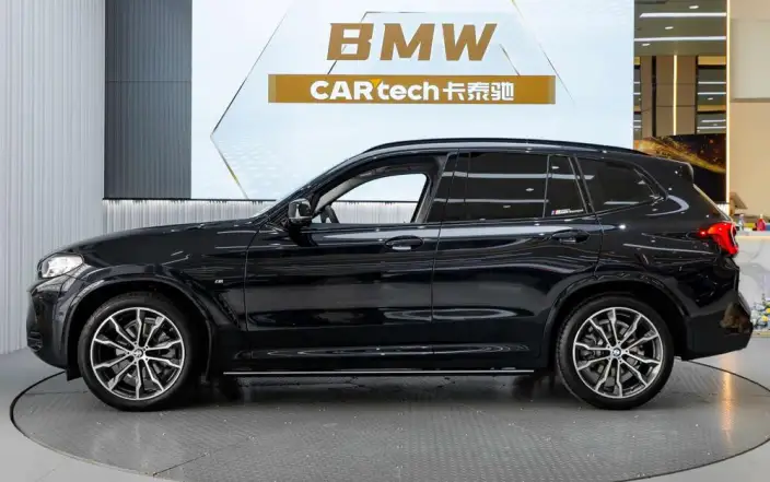 BMW X3 2023 Model xDrive30i Leading Model M Night Set – фото 3