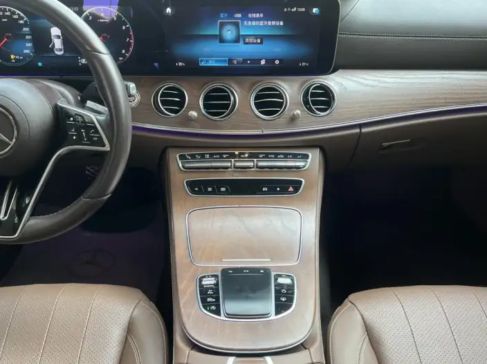 Mercedes-Benz E-Class 2022 Model E 300 L Luxury Model sedan – фото 9