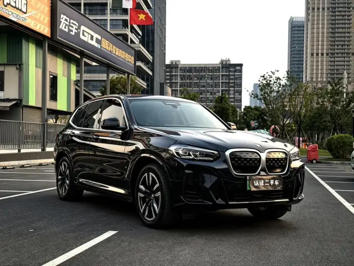 BMW iX3 2023 Model Leading Model