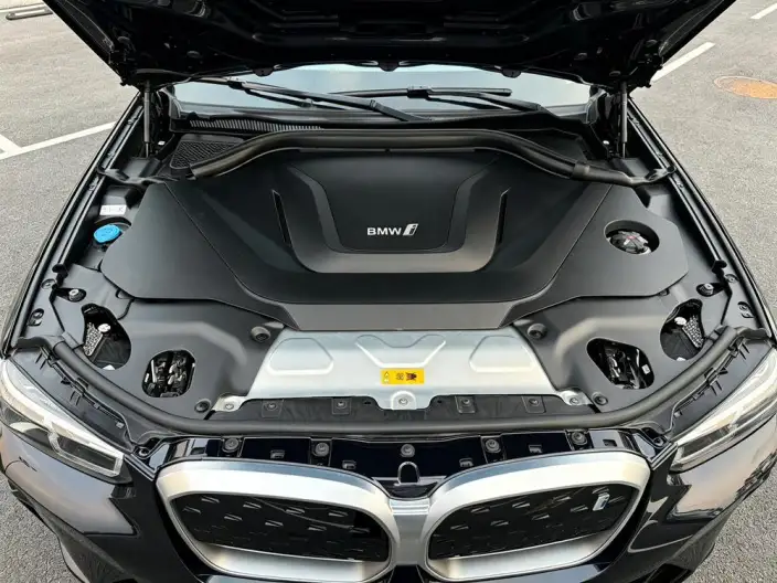 BMW iX3 2023 Model Leading Model – фото 8