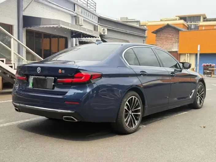 BMW 5 Series PHEV 2022 Model 535Le Luxury Set – фото 6