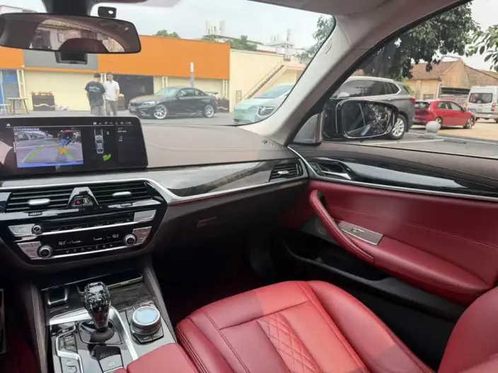 BMW 5 Series PHEV 2022 Model 535Le Luxury Set – фото 7