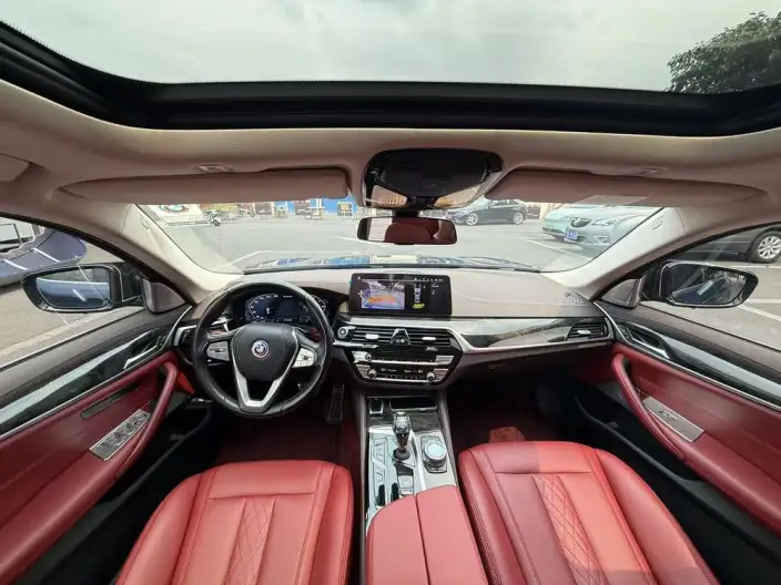 BMW 5 Series PHEV 2022 Model 535Le Luxury Set – фото 9