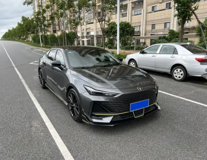 Changan UNI-V 2022 Model 1.5T Sports Edition