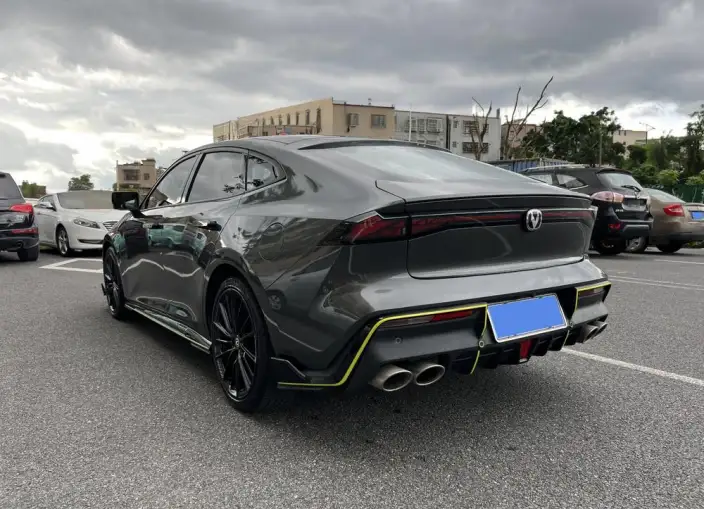 Changan UNI-V 2022 Model 1.5T Sports Edition