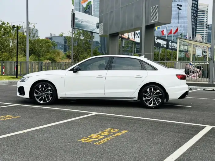 Audi A4 L 2023 Model 40 TFSI Luxury Dynamic Model