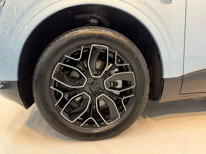 Avatr 07 2026 Model Ultra 4WD EV Edition – фото 9