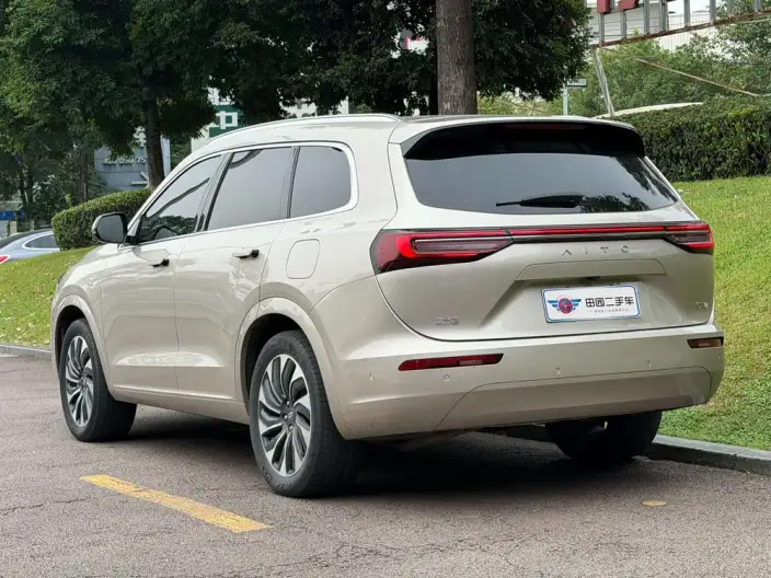 Aito M7 2022 Model 4WD Deluxe Edition