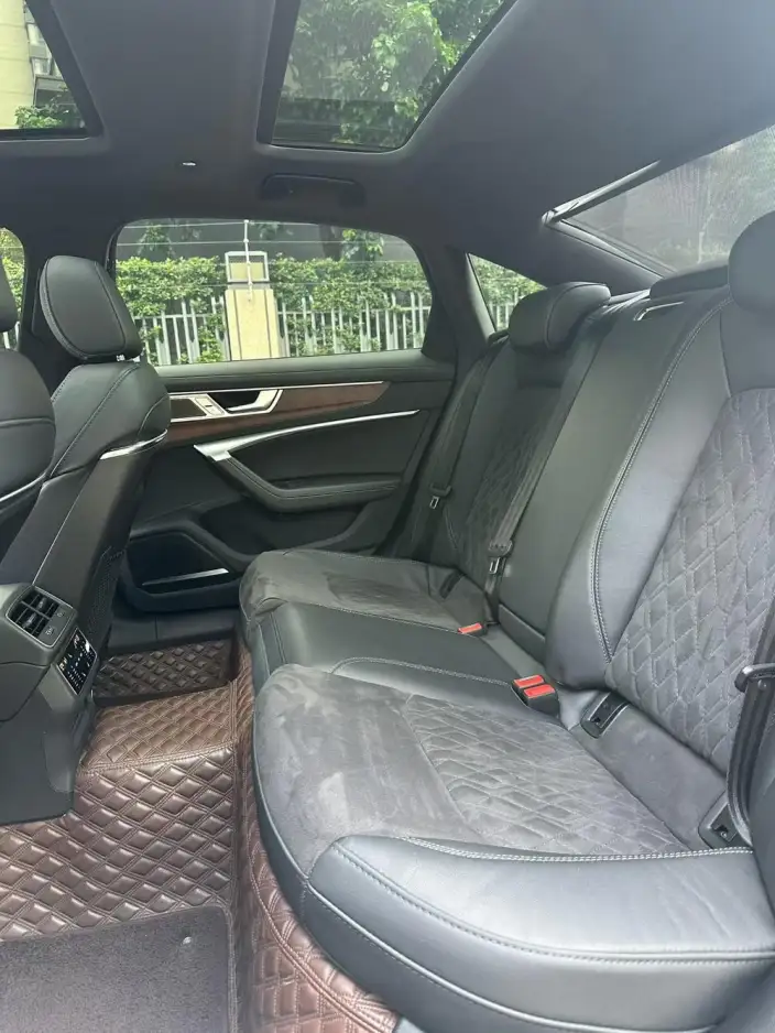 Audi A6L 2023 Model 55 TFSI quattro Exclusive Dynamic Model – фото 6