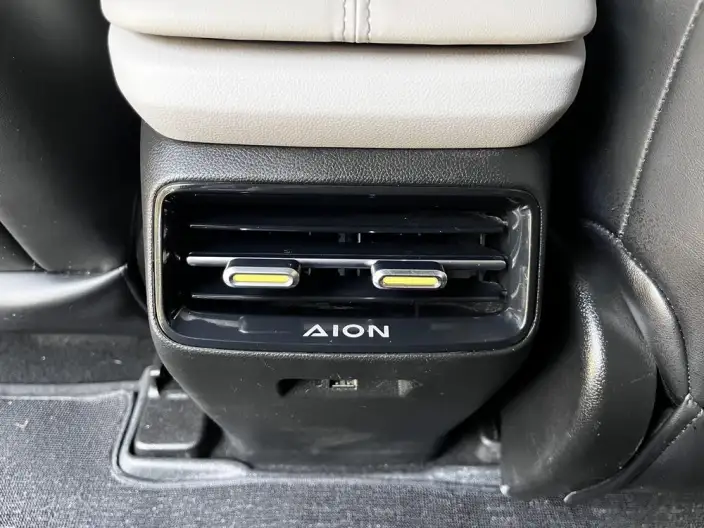 AION Y 2022 Model PLUS 80 Lexiang Edition – фото 10