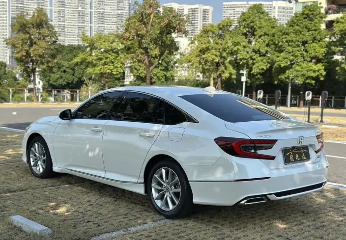 Honda Accord 2022 Model 260TURBO Deluxe Edition – фото 5