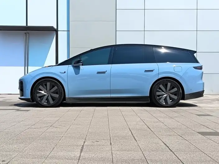 Li Auto i8 2025 Model Standard Edition