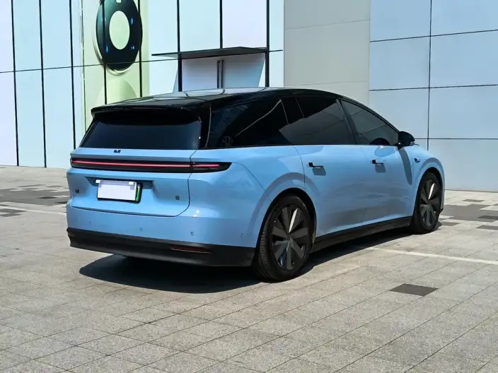 Li Auto i8 2025 Model Standard Edition – фото 5