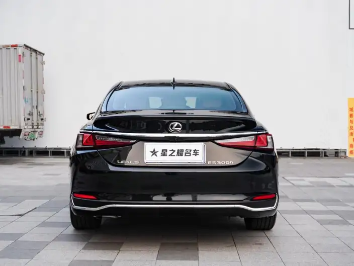 Lexus ES 2022 Model 300h Premium
