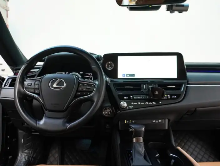 Lexus ES 2022 Model 300h Premium – фото 10
