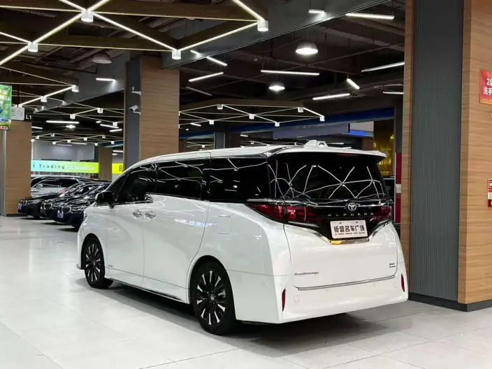 Elfa 2023 Model 2.5L Intelligent Hybrid 4WD Premium