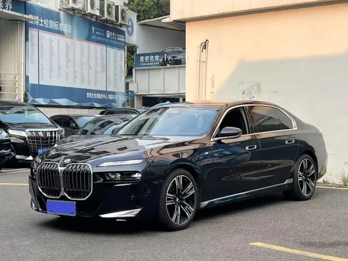 BMW 7 Series 2023 Model 740Li Leading Model M Sports Set