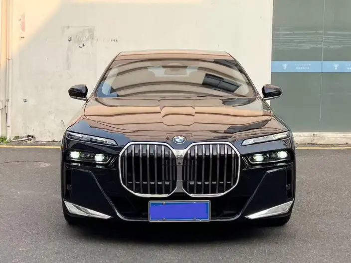 BMW 7 Series 2023 Model 740Li Leading Model M Sports Set