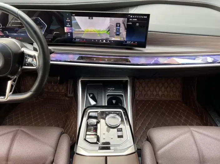 BMW 7 Series 2023 Model 740Li Leading Model M Sports Set – фото 5