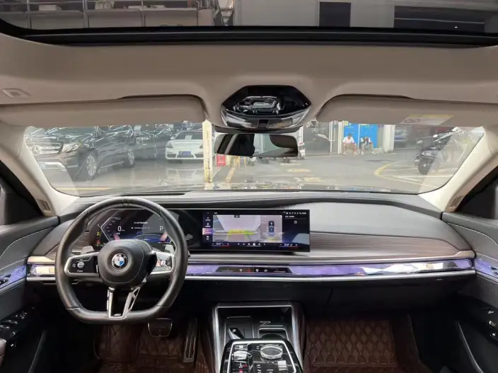 BMW 7 Series 2023 Model 740Li Leading Model M Sports Set – фото 6