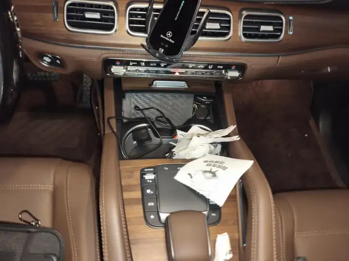 Mercedes-Benz GLS 2024 Model GLS 450 4MATIC Luxury Model – фото 9