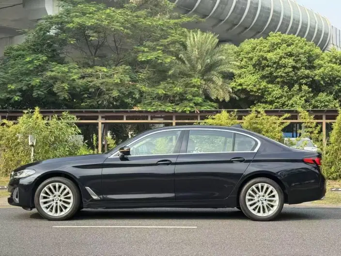 BMW 5 Series 2022 Model Facelift II 525Li Luxury Set