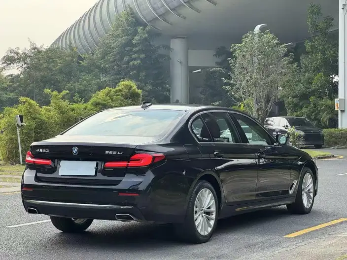 BMW 5 Series 2022 Model Facelift II 525Li Luxury Set – фото 7
