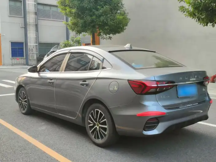 Roewe i5 2021 Model 1.5L CVT Platinum edition