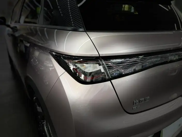 BYD Dolphin 2021 Model Fashion Edition – фото 7