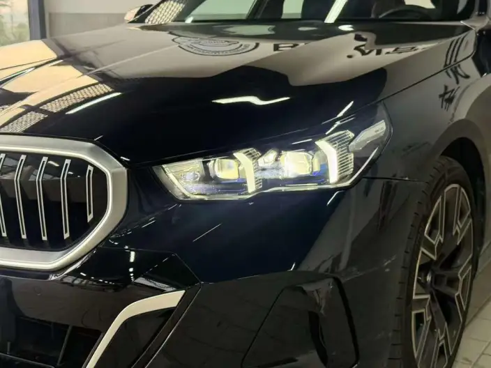 BMW 5 Series 2025 Model 530Li Exclusive Model M Sports Set – фото 6