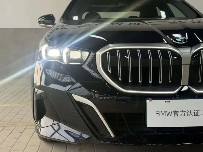 BMW 5 Series 2025 Model 530Li Exclusive Model M Sports Set – фото 8