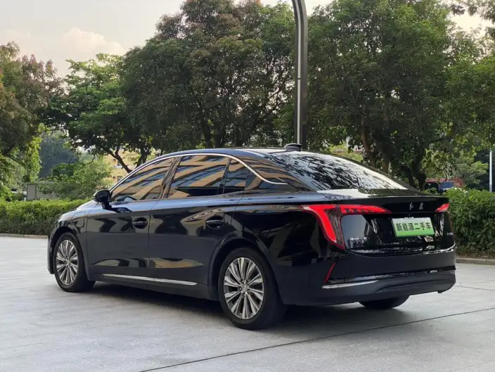 Hongqi E-QM5 2024 Model 500KM Travel Edition 100kW