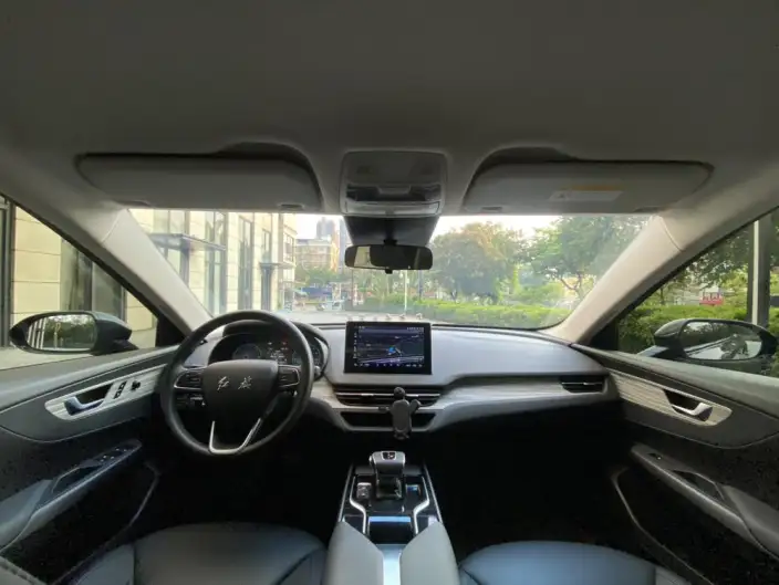 Hongqi E-QM5 2024 Model 500KM Travel Edition 100kW – фото 8