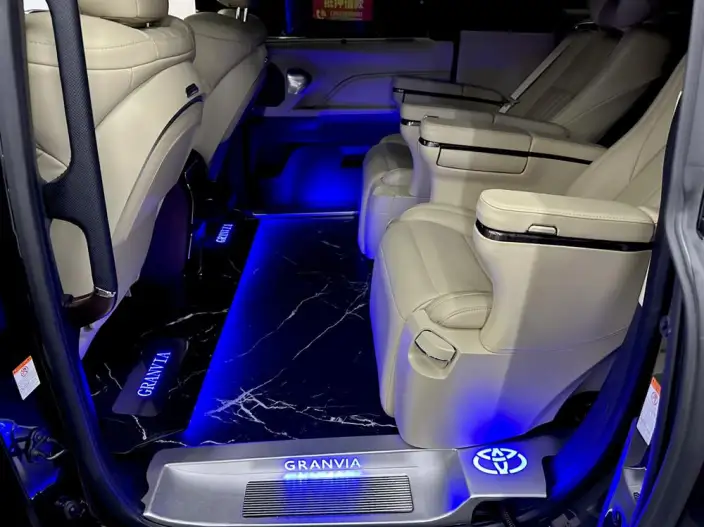 Granvia 2024 Model Intelligent Hybrid 2.5L 4WD Noble PLUS Edition – фото 7